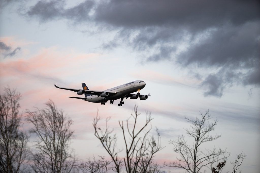Por qué elegir el avión como medio de transporte solo para viajes muy largos