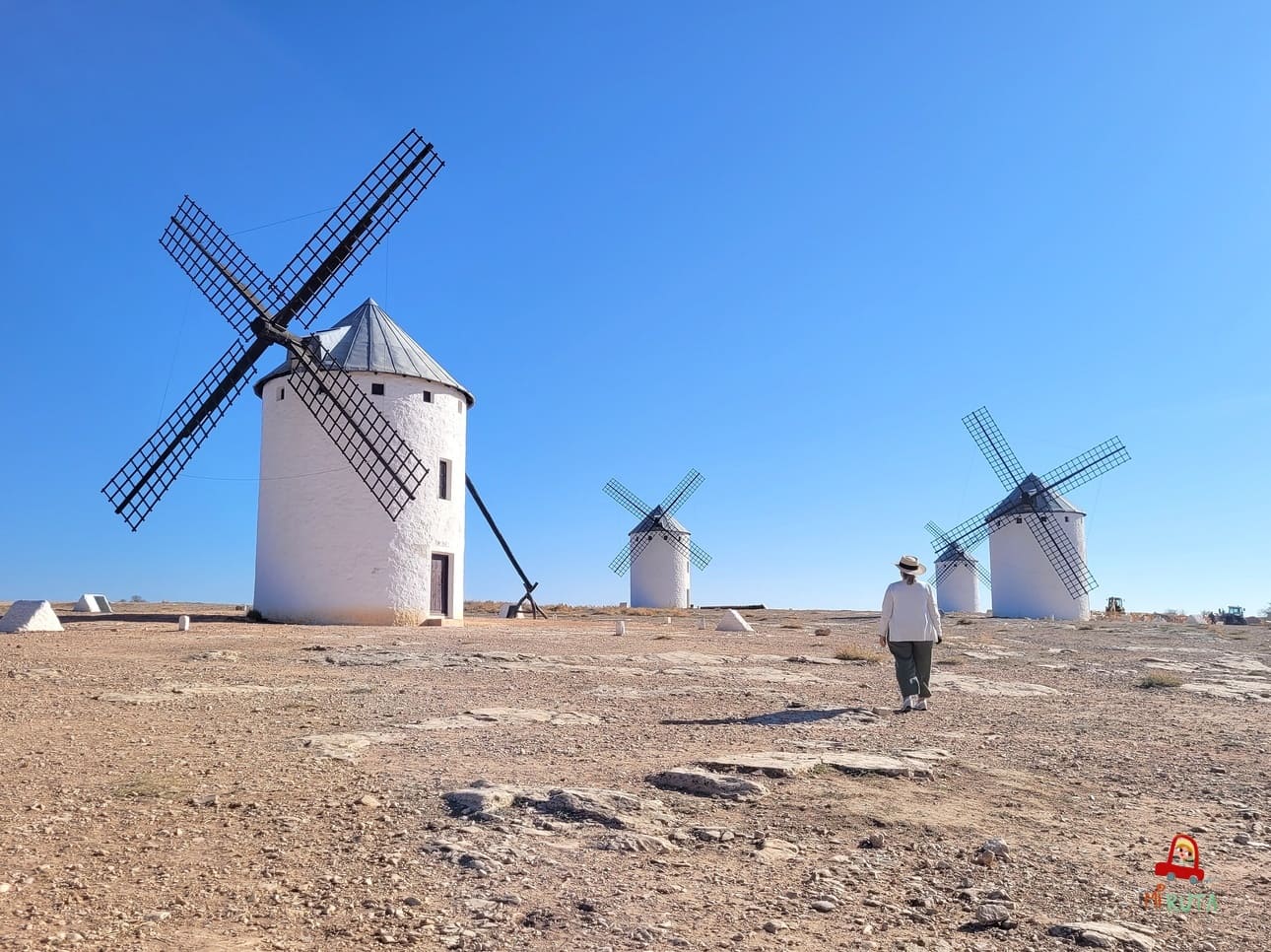 Provincia de Ciudad Real en coche eléctrico Molinos de Campo Criptana