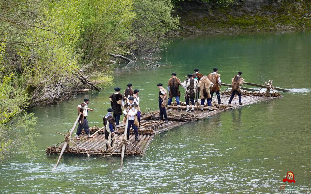 Fiesta de la Almadía en Burgui