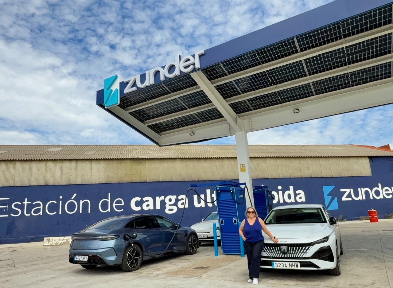 Estación de carga de Zunder en Hacienda La Bañeza